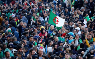 الذكرى الخامسة للحراك: تدعو منظمة العفو الدولية إلى التنفيذ الفعلي للنظام الوطني لحماية حقوق الإنسان