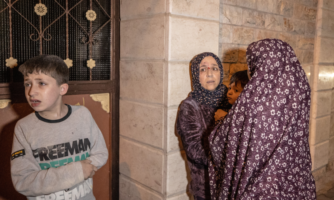 إسرائيل/الأراضي الفلسطينية المحتلة: مقتل مدنيين ودمار واسع النطاق في الهجوم الأخير على غزة يبرز الخسائر البشرية الناجمة عن نظام الفصل العنصري