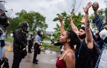 Un policier de Minneapolis doit être amené à répondre d’un recours à la force meurtrière