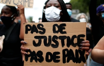 Europe. Les confinements mettent en évidence préjugés racistes et discrimination au sein de la police
