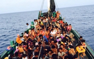 Malaisie/Thaïlande. Les autorités doivent mener de toute urgence des opérations de recherche et de sauvetage pour les Rohingyas toujours bloqués en mer
