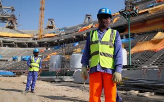 Qatar. L’absence d’enquête sur la mort de travailleurs migrants  plonge les familles dans le désespoir