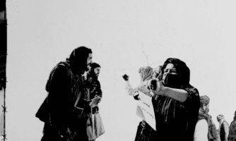 AGHANISTAN. IL FAUT ENQUÊTER SUR LE TRAITEMENT INFLIGÉ PAR LES TALIBANS AUX FEMMES ET AUX FILLES, QUI POURRAIT CONSTITUER UN CRIME CONTRE L’HUMANITÉ