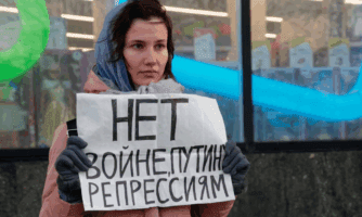 Russie. Les autorités intensifient leurs attaques contre les militant·e·s en exil en accusant le Comité anti-guerre de « terrorisme »