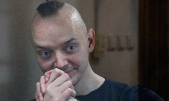 Russie. Le journaliste Ivan Safronov, qui purge une peine de 22 ans de prison sur la base de fausses accusations de trahison, est un prisonnier d’opinion
